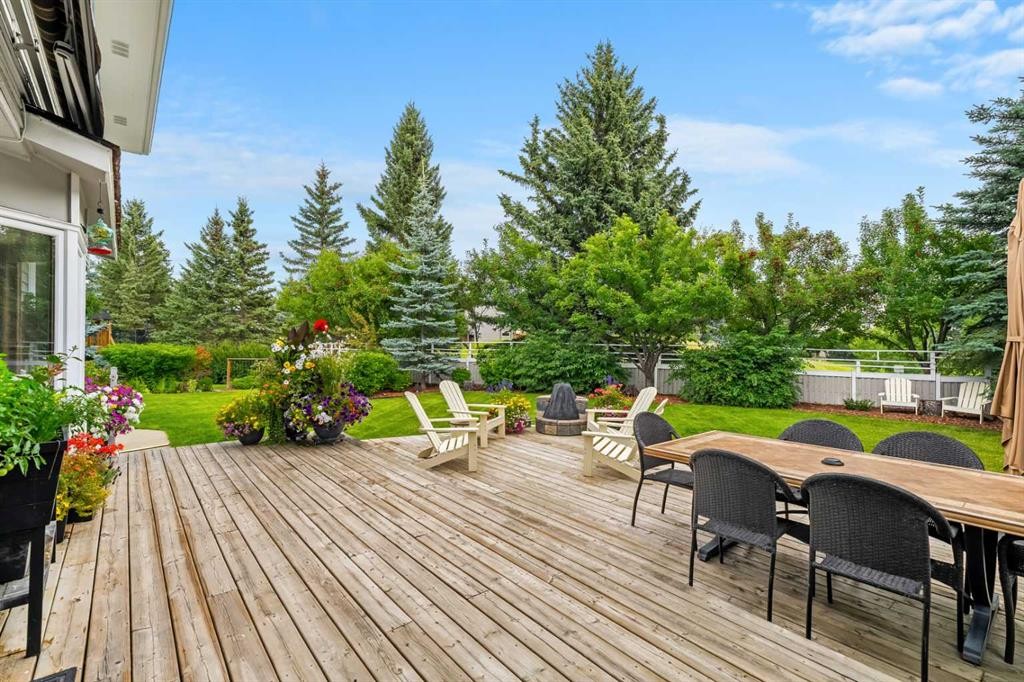 72 Woodacres Crescent Sw, Calgary, AB