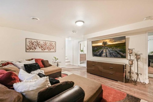 708 18 Avenue Nw, Calgary, AB 