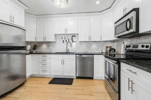 708 18 Avenue Nw, Calgary, AB 