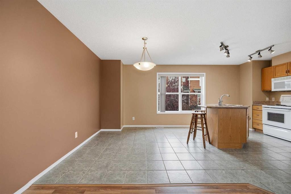 224 Mckenzie Towne Link Se, Calgary, AB