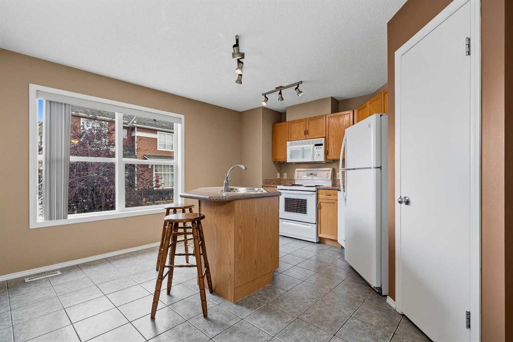 224 Mckenzie Towne Link Se, Calgary, AB