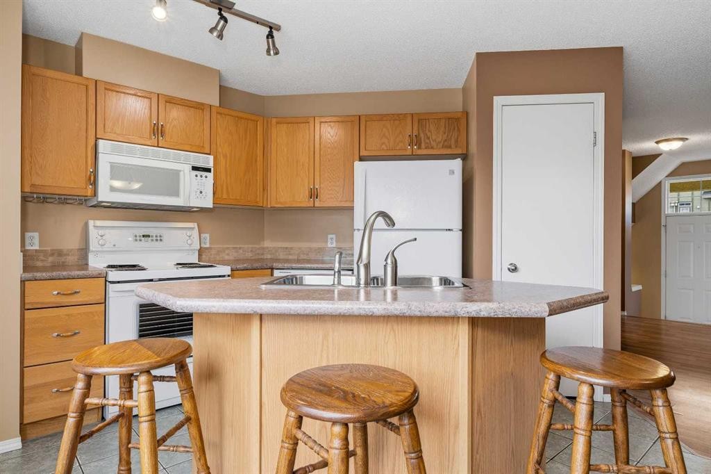 224 Mckenzie Towne Link Se, Calgary, AB