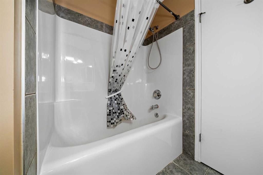 224 Mckenzie Towne Link Se, Calgary, AB