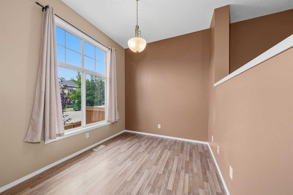 224 Mckenzie Towne Link Se, Calgary, AB