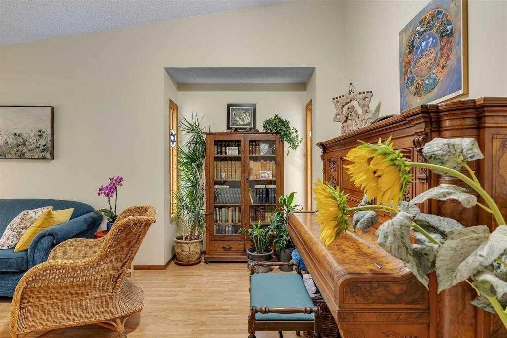 139 Shawnessy Drive Sw, Calgary, AB