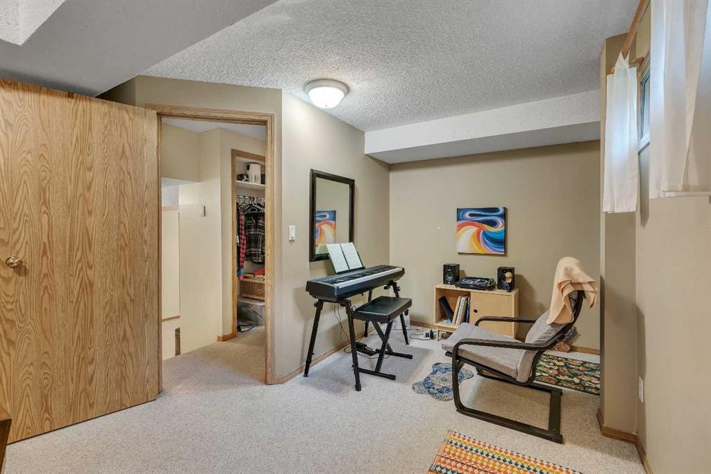 139 Shawnessy Drive Sw, Calgary, AB