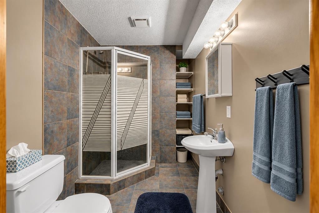 139 Shawnessy Drive Sw, Calgary, AB