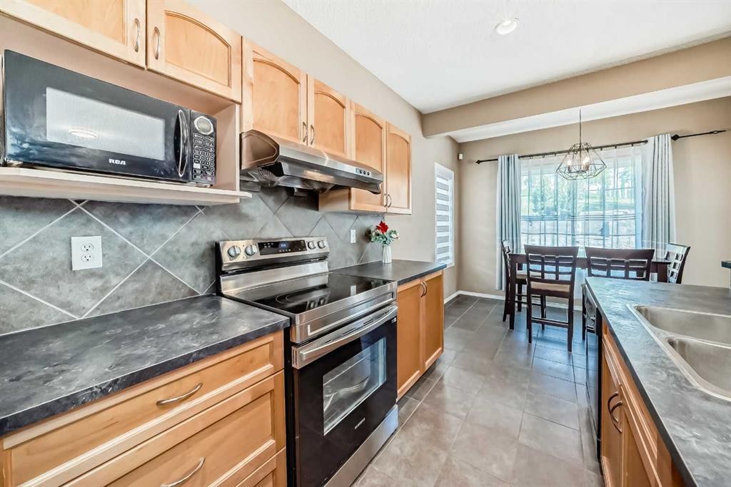 73 Royal Birch Way Nw, Calgary, AB