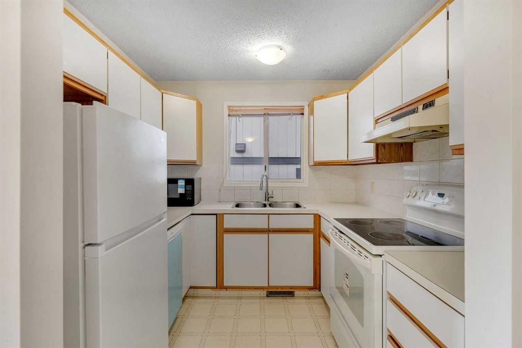 4736 17 Avenue Nw, Calgary, AB