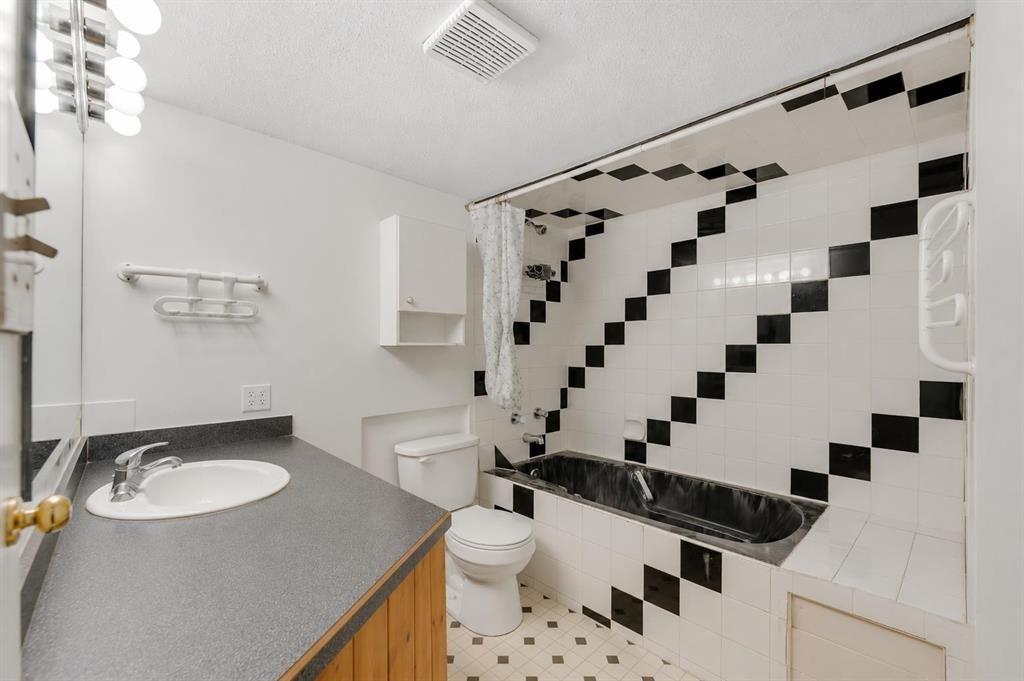 4736 17 Avenue Nw, Calgary, AB