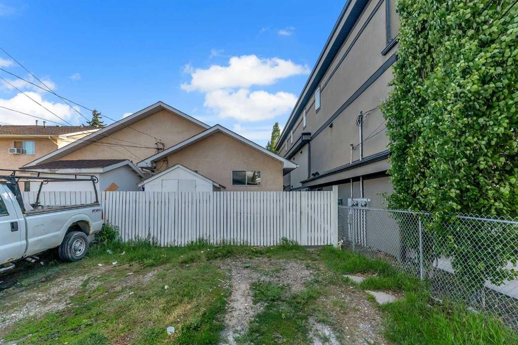 4736 17 Avenue Nw, Calgary, AB