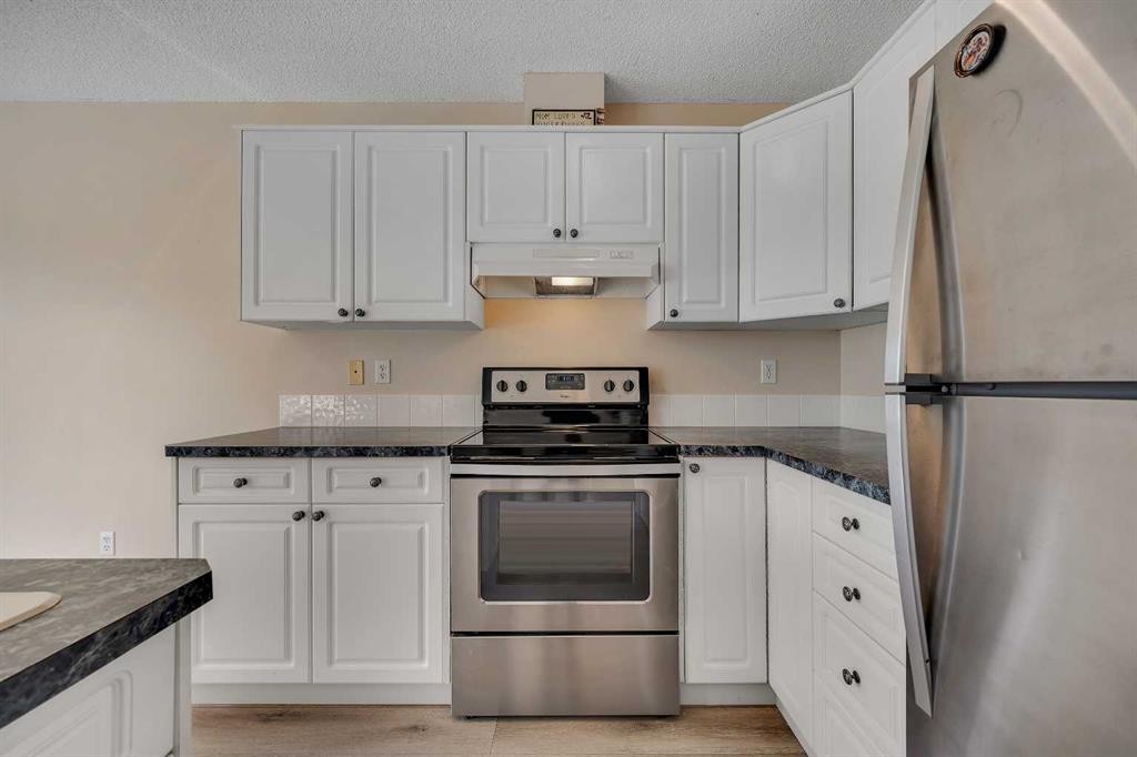 120 Rocky Vista Circle Nw, Calgary, AB