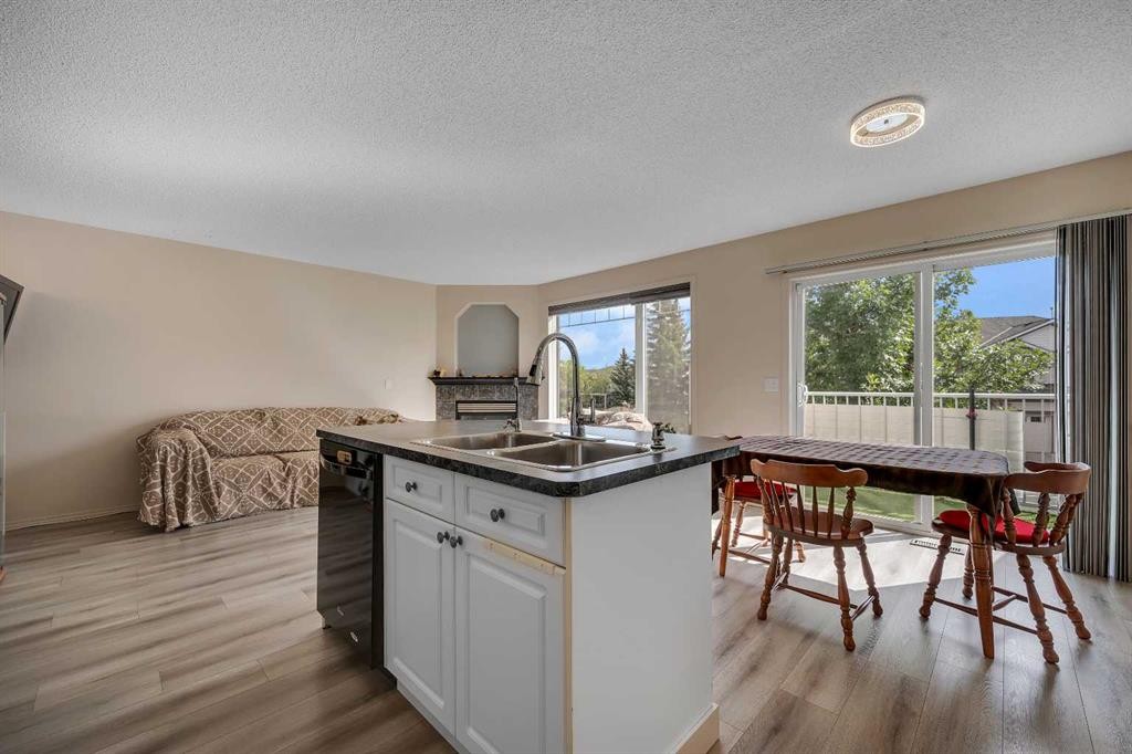 120 Rocky Vista Circle Nw, Calgary, AB