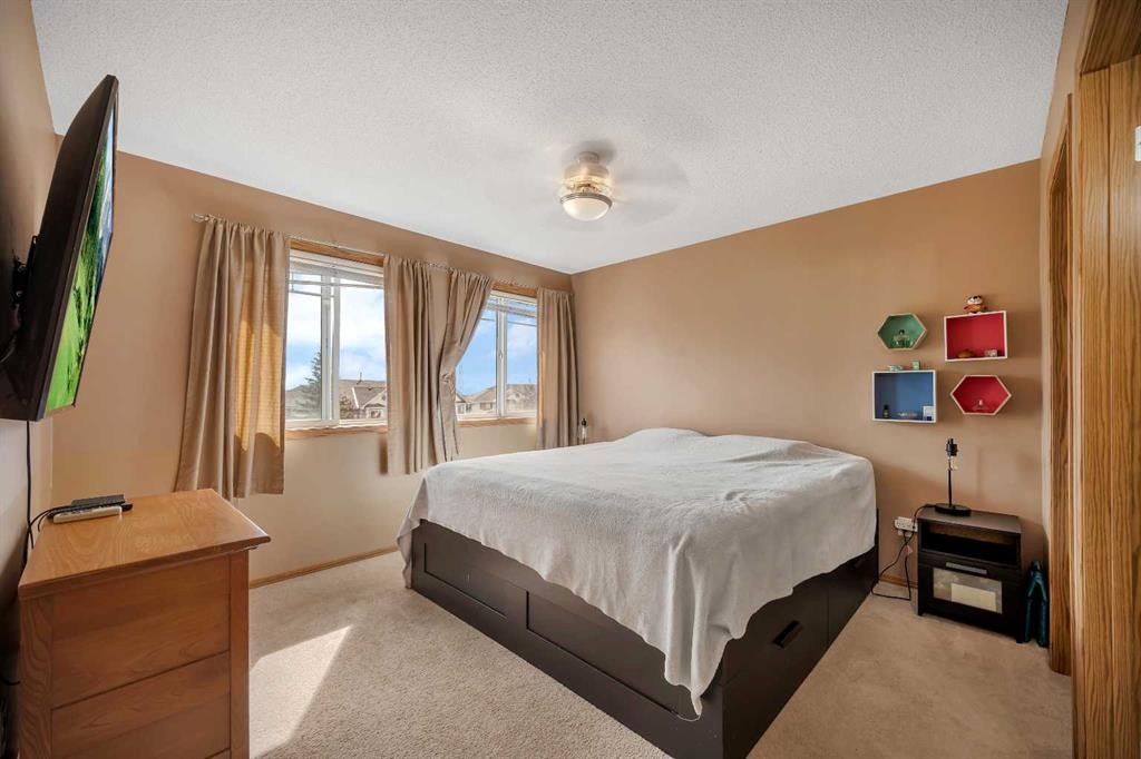 120 Rocky Vista Circle Nw, Calgary, AB