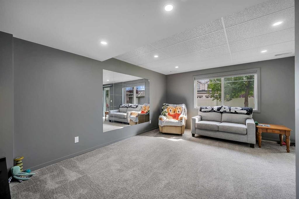 120 Rocky Vista Circle Nw, Calgary, AB