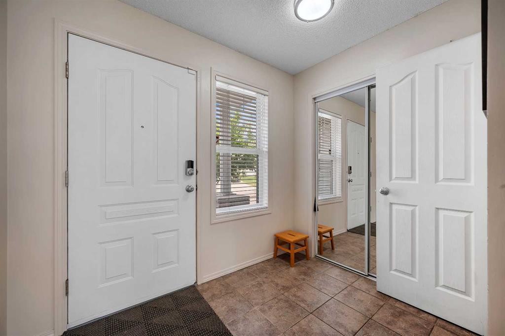 120 Rocky Vista Circle Nw, Calgary, AB
