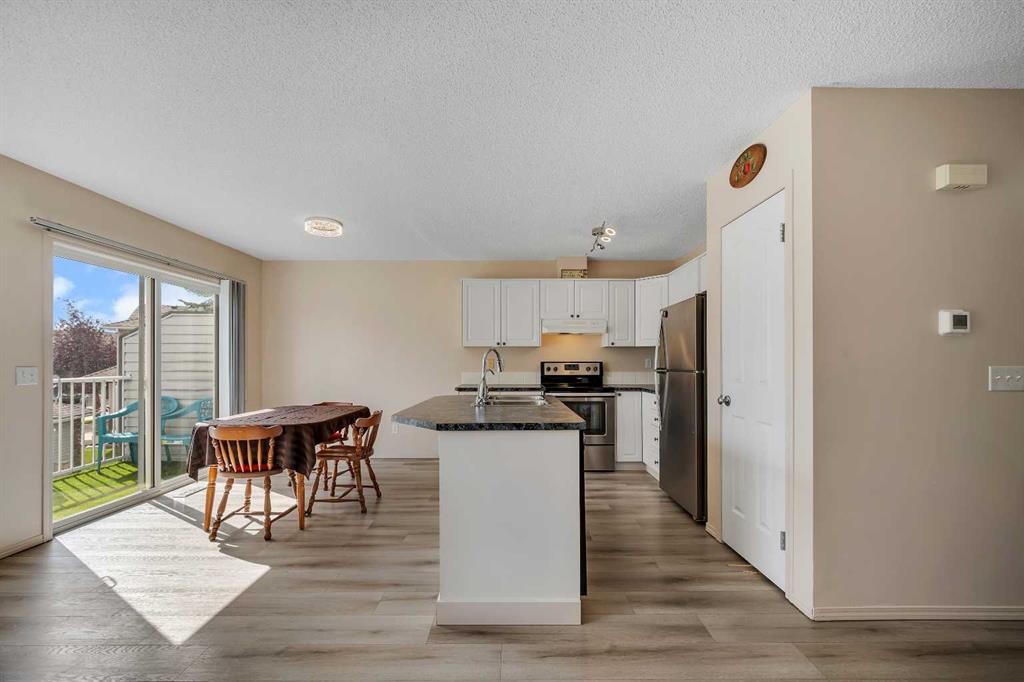 120 Rocky Vista Circle Nw, Calgary, AB