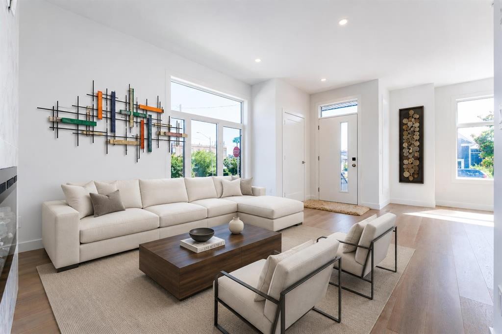 73 7 Street Ne, Calgary, AB