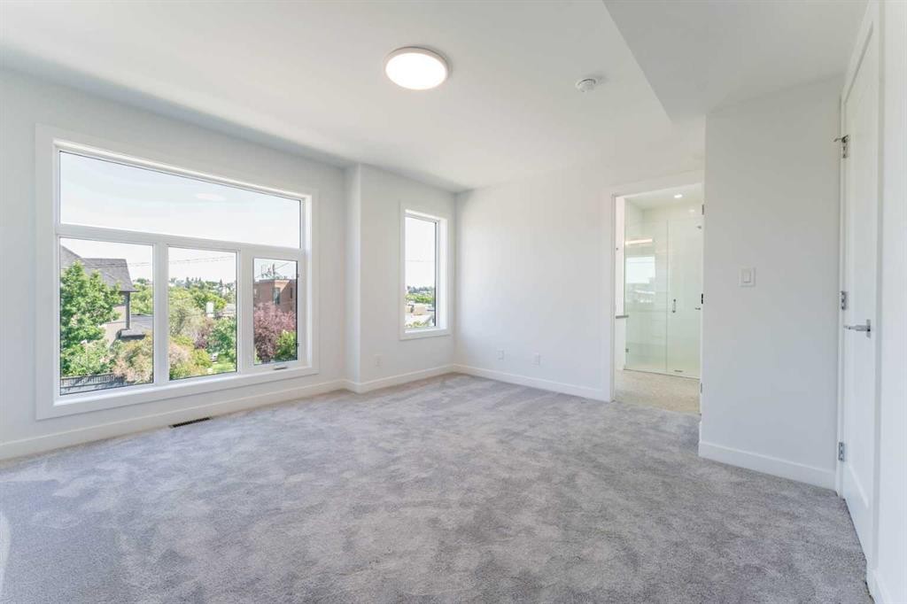 73 7 Street Ne, Calgary, AB