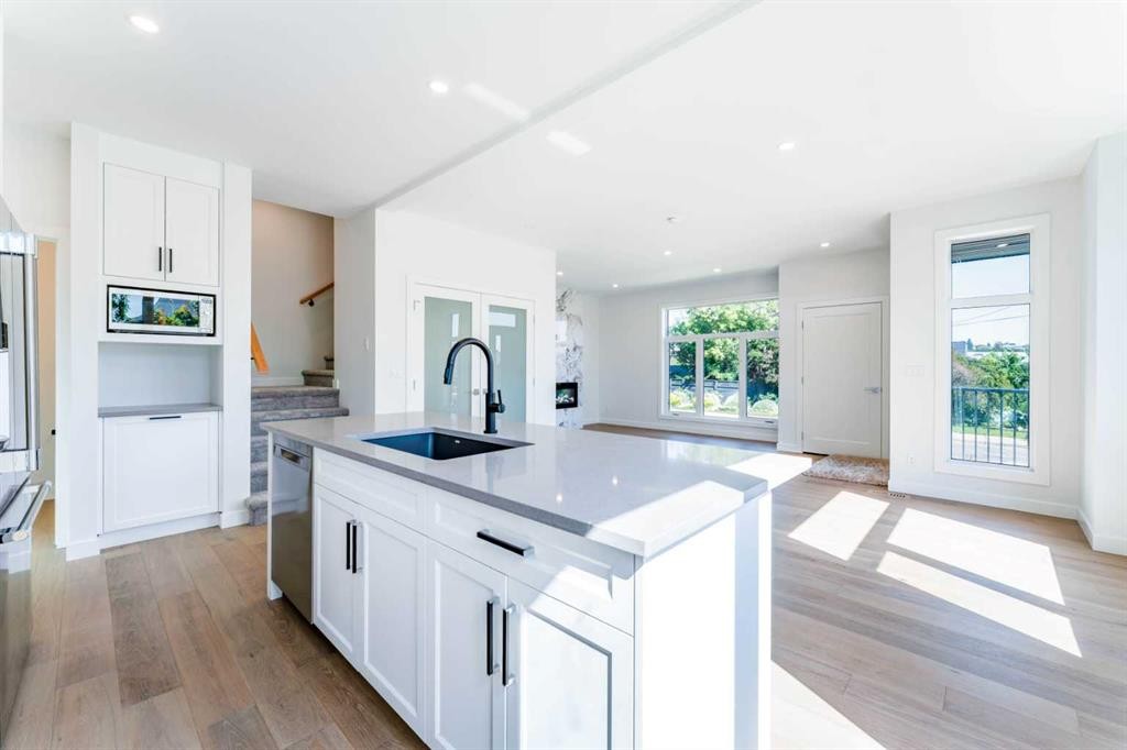 73 7 Street Ne, Calgary, AB