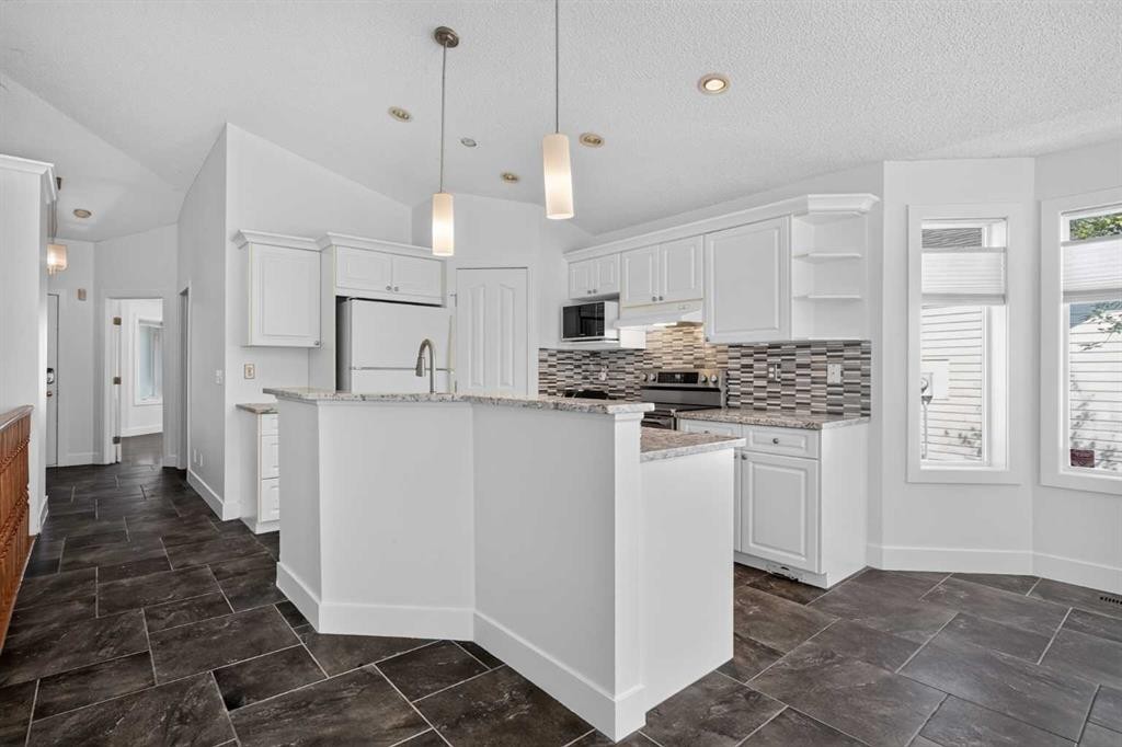 113 Mt Douglas Villas Se, Calgary, AB