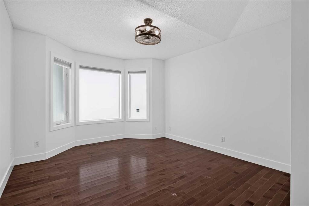 113 Mt Douglas Villas Se, Calgary, AB