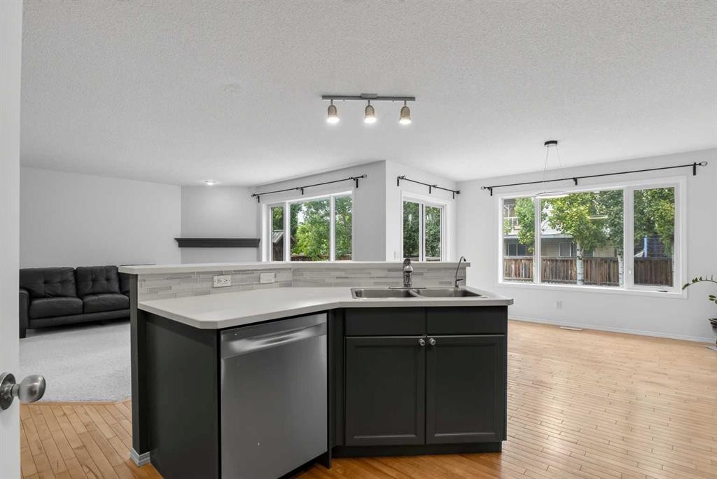 22 Evansbrooke Way Nw, Calgary, AB