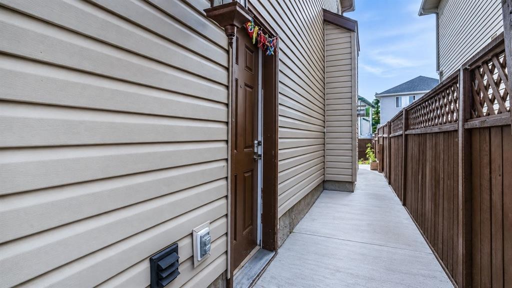 110 Saddlecrest Landing Ne, Calgary, AB