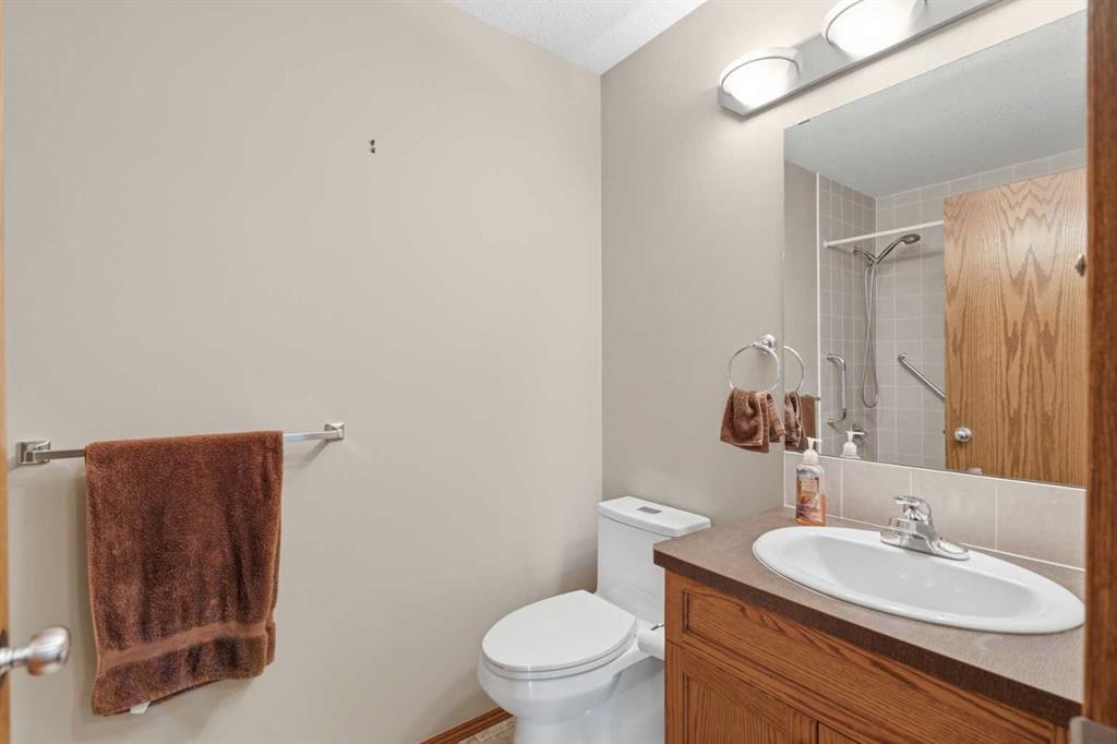 499 Highland Close, Strathmore, AB