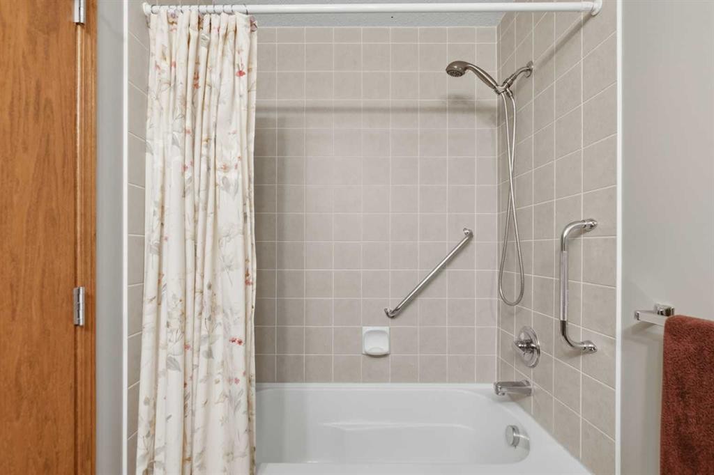 499 Highland Close, Strathmore, AB