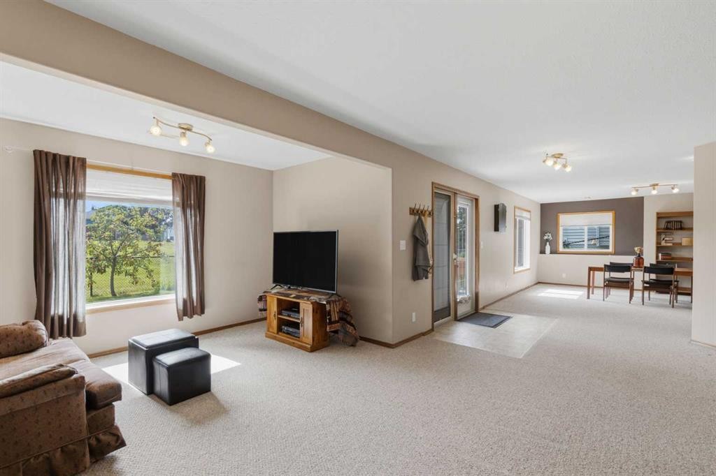 499 Highland Close, Strathmore, AB