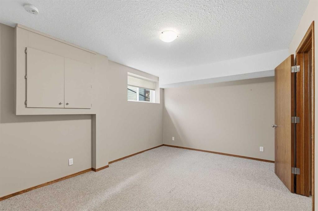 499 Highland Close, Strathmore, AB