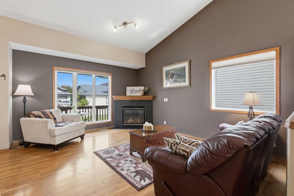 499 Highland Close, Strathmore, AB
