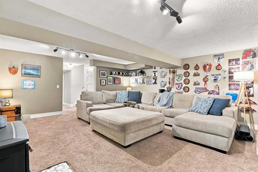 972 Riverbend Drive Se, Calgary, AB
