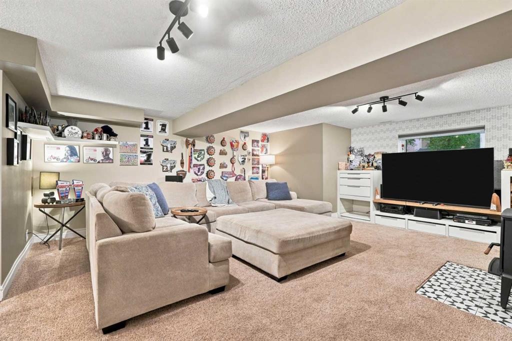 972 Riverbend Drive Se, Calgary, AB