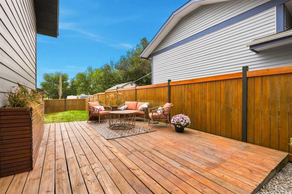 972 Riverbend Drive Se, Calgary, AB