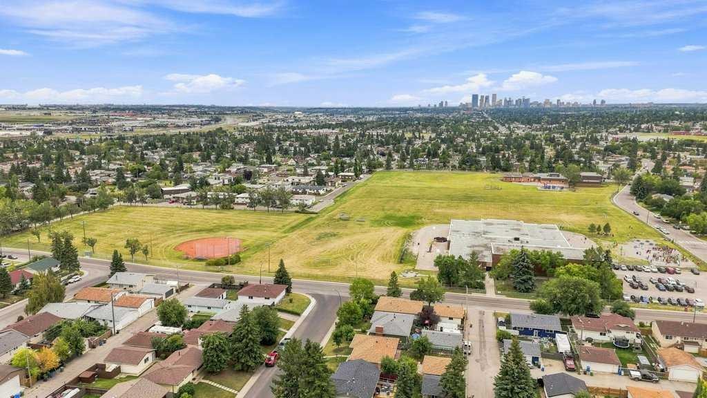 98 Huntwick Way Ne, Calgary, AB