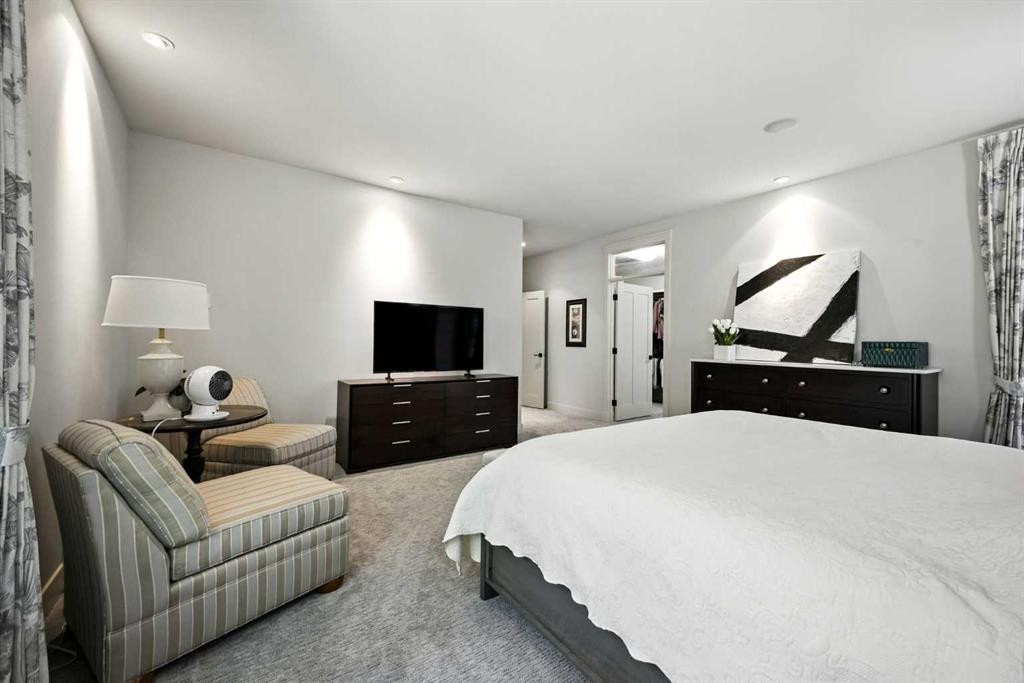 16 Spring Valley Lane Sw, Calgary, AB