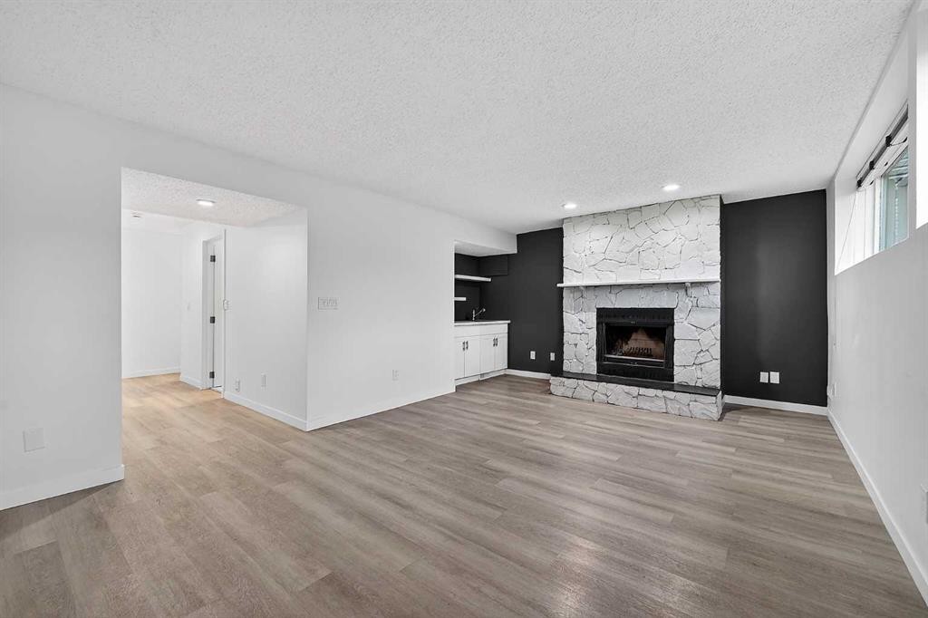 1091 Berkley Drive Nw, Calgary, AB