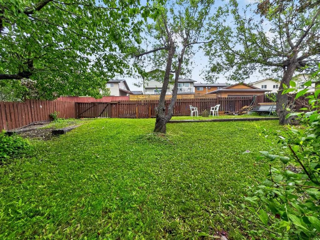 1091 Berkley Drive Nw, Calgary, AB