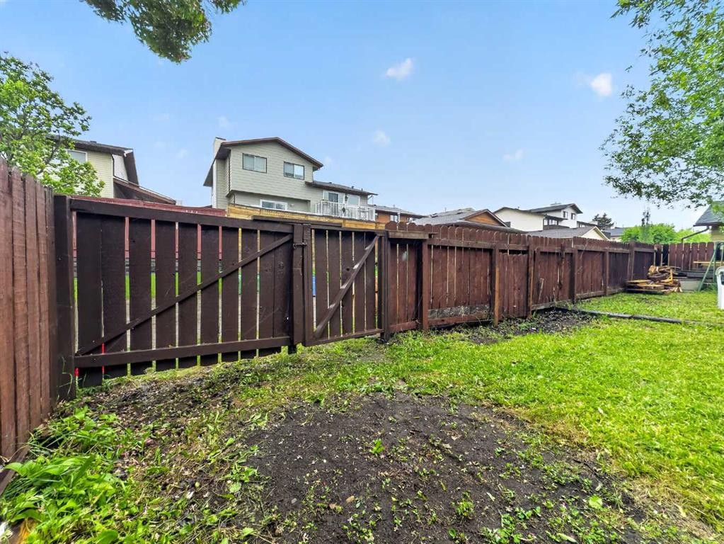1091 Berkley Drive Nw, Calgary, AB