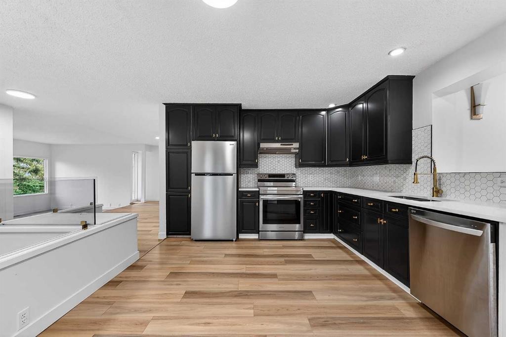 1091 Berkley Drive Nw, Calgary, AB