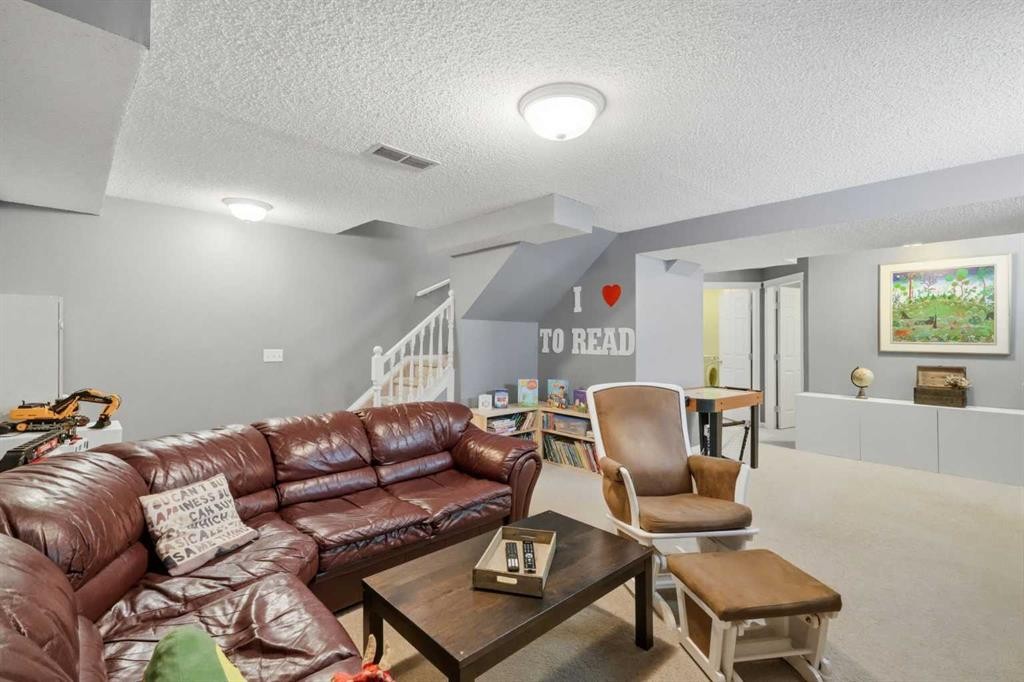 99 Prestwick Circle Se, Calgary, AB