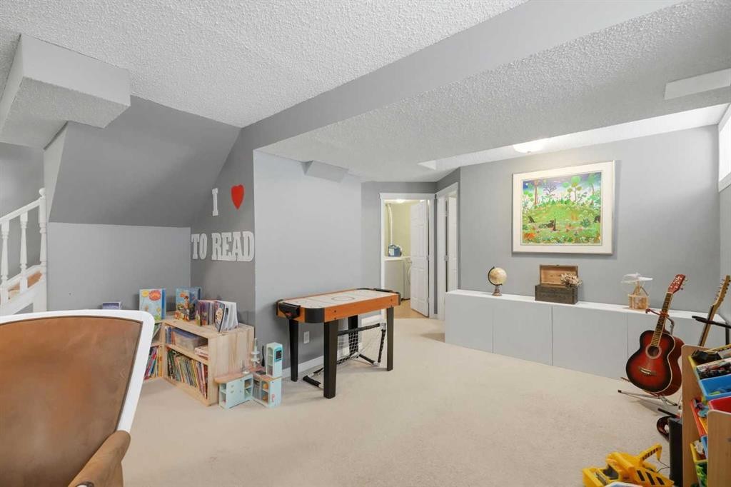 99 Prestwick Circle Se, Calgary, AB
