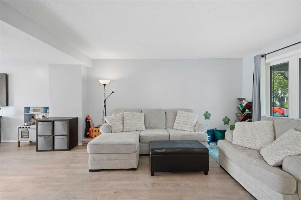 99 Prestwick Circle Se, Calgary, AB