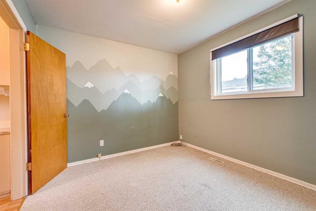 215 2 Avenue Ne, Three Hills, AB