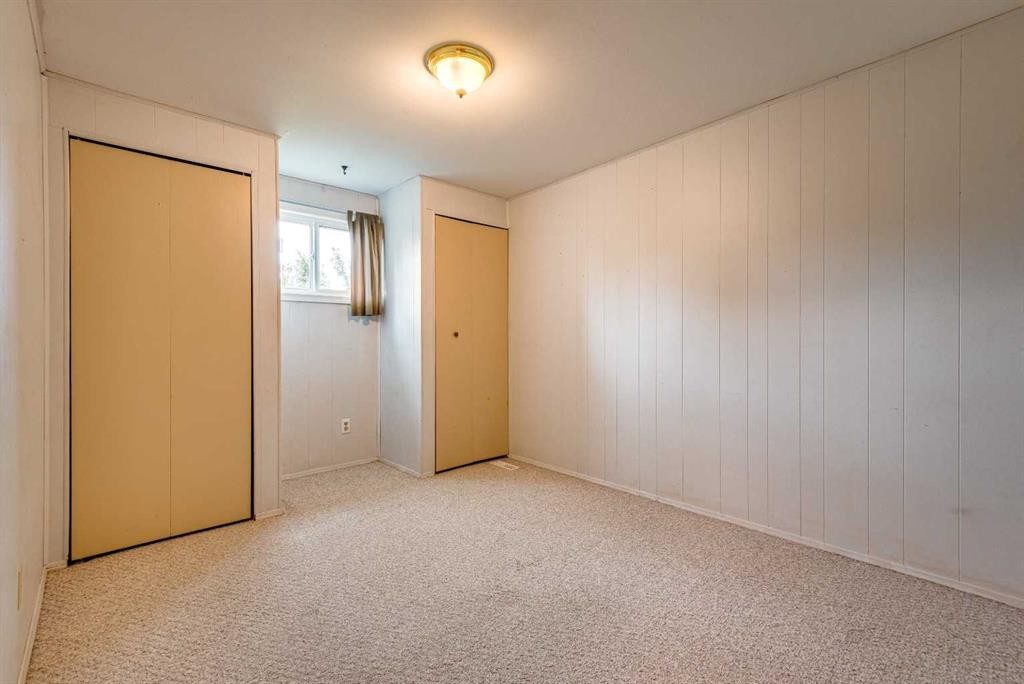 215 2 Avenue Ne, Three Hills, AB
