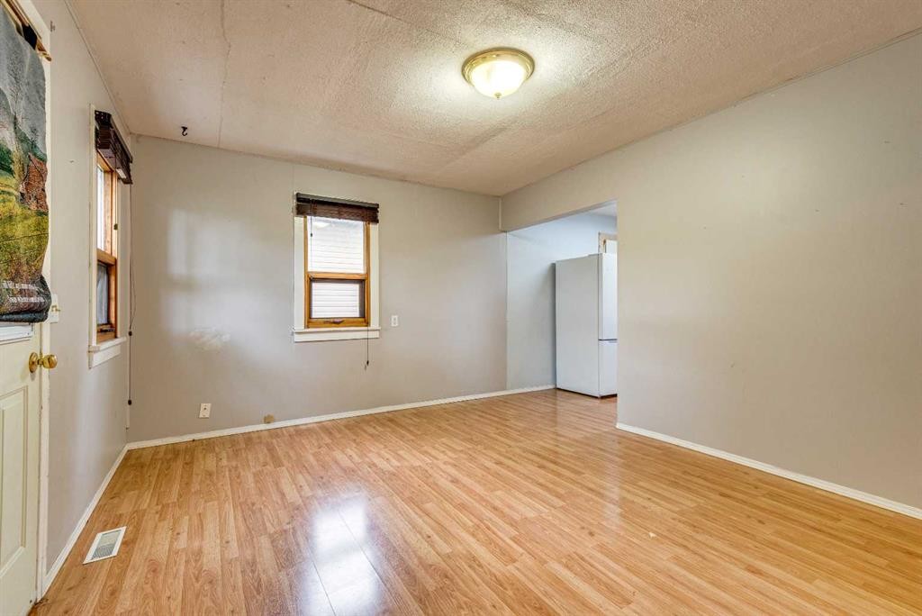 215 2 Avenue Ne, Three Hills, AB