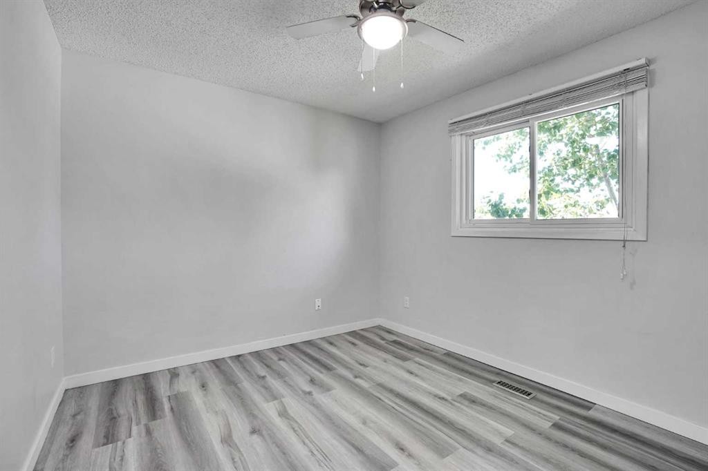 60 Whitaker Close Ne, Calgary, AB