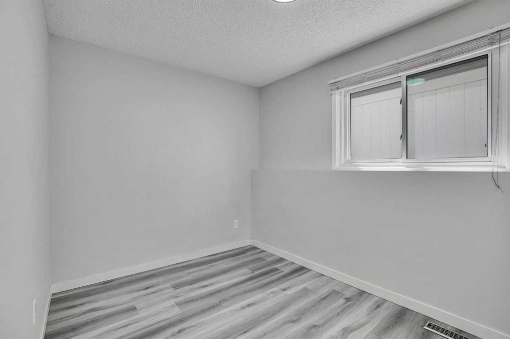 60 Whitaker Close Ne, Calgary, AB